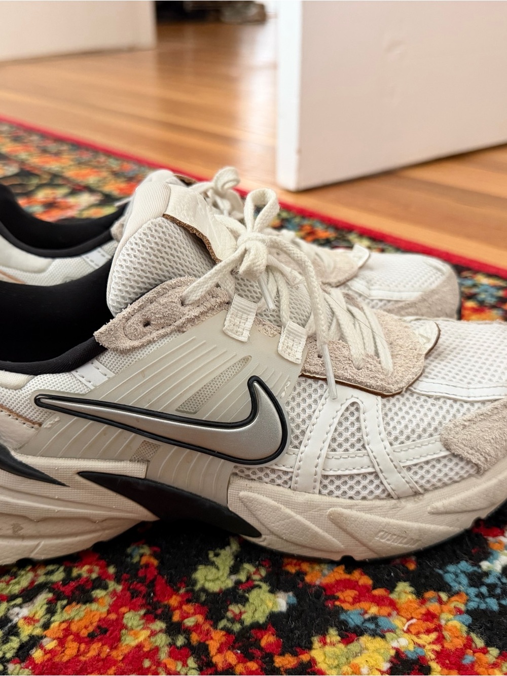 Nike Womens White Athletic Sneaker